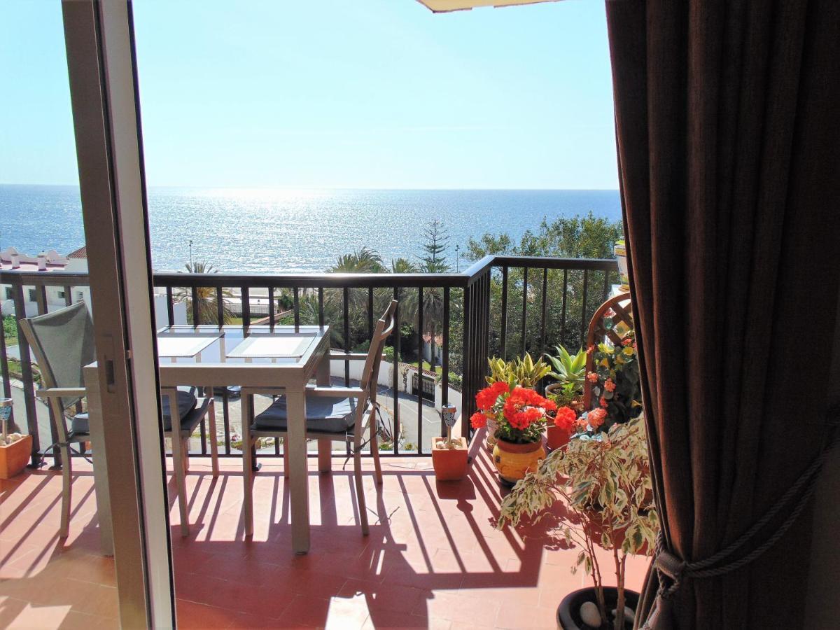 Apartment One Bedroom, Top Floor, By The Sea,